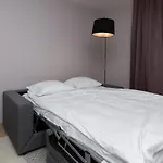 Hotel apartamentowy Hello Halicka 5 3*
