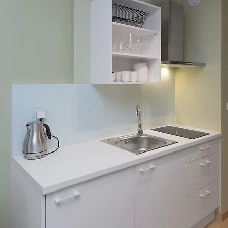 Aparthotel Hello Halicka 5