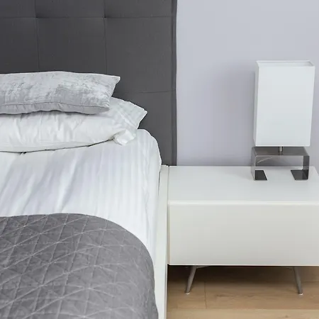 Aparthotel Hello Halicka 5 3*