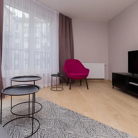 Hotel apartamentowy Hello Halicka 5 3*