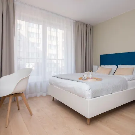 Hotel apartamentowy Hello Halicka 5 3*